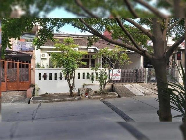 Rumah Pinggir Jalan Depan Masjid Dalam Komplek Buanarisma Jakasampurna Bekasi