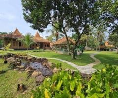 Dijual Villa Style Jawa 4000 meter dengan Kebun Luas di Purwakarta