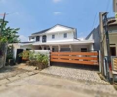 Rumas 1,5 Lantai dalam Cluster Siap huni dekat Pintu Tol Bekasi