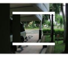 Rumah Klasik Halaman Luas dalam Cluster di Bekasi Barat Kalimalang