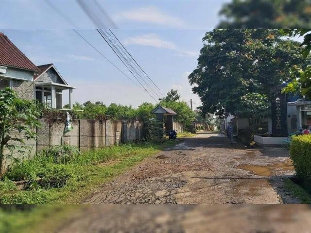 Jual Tanah 2000 meter dan Rumah Hampir Jadi Jatisampurna